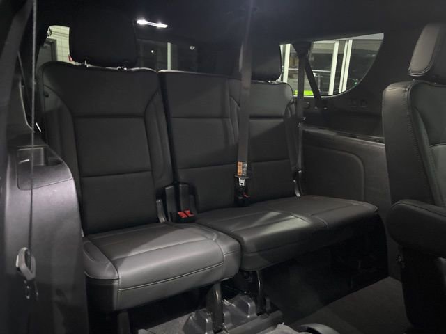 Used 2025 GMC Yukon XL Denali AWD/4WD image 35