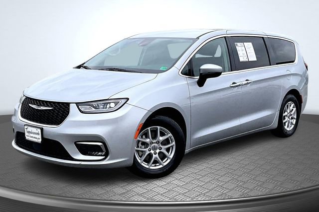 Used 2023 Chrysler Pacifica Touring-L image 1