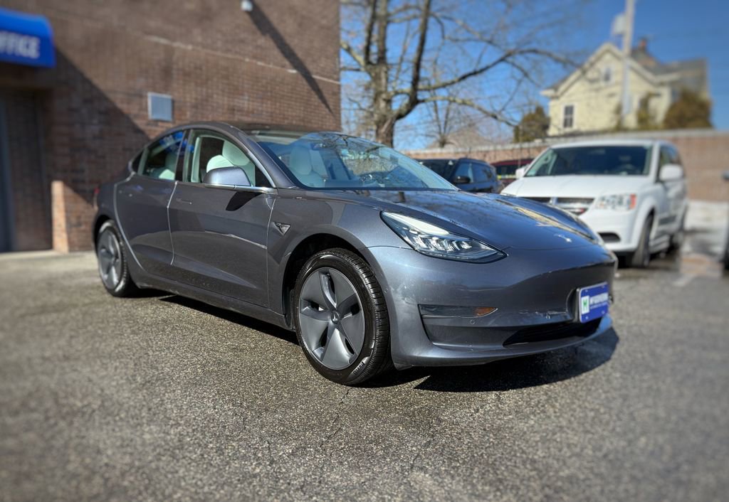 Used 2020 Tesla Model 3 Standard Range Plus image 3