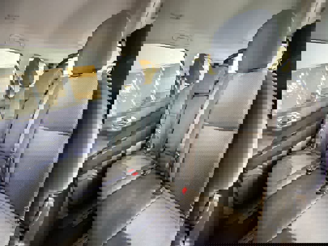 Used 2017 Nissan Pathfinder SV image 24