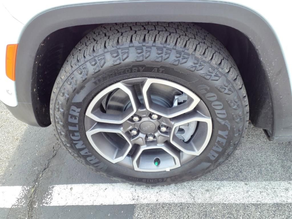 New 2023 Jeep Grand Cherokee Trailhawk w/ Advanced Protech Group II image 20