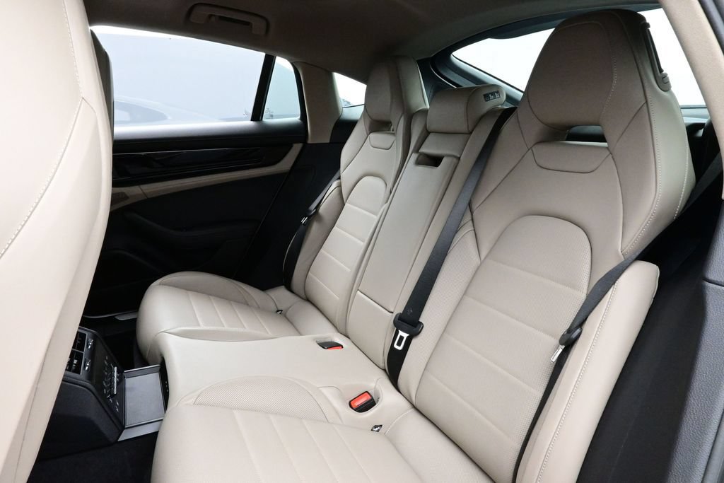 Certified 2026 Porsche Panamera w/ Premium Package RWD image 13