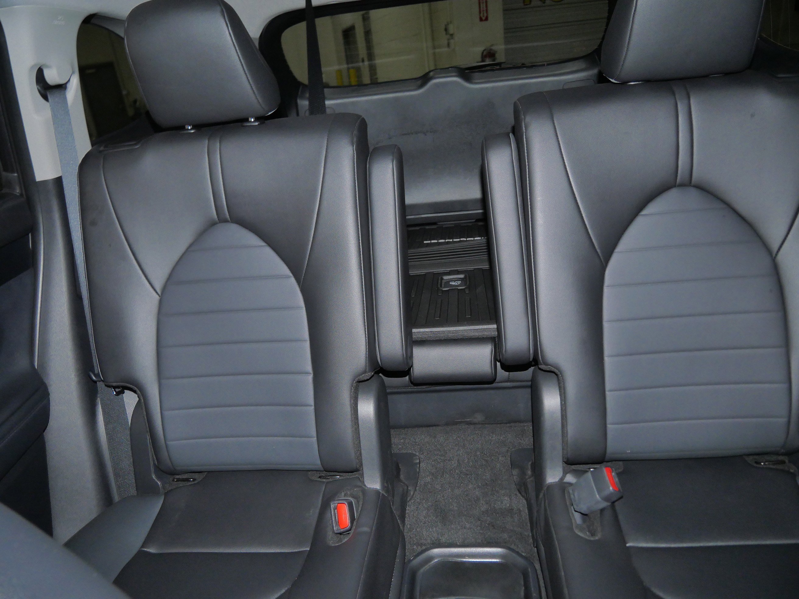 Used 2024 Toyota Highlander XLE image 14