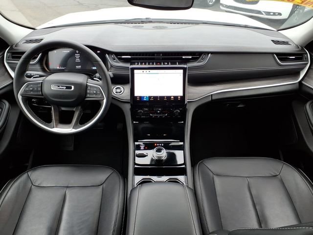Certified 2023 Jeep Grand Cherokee Limited AWD/4WD image 15