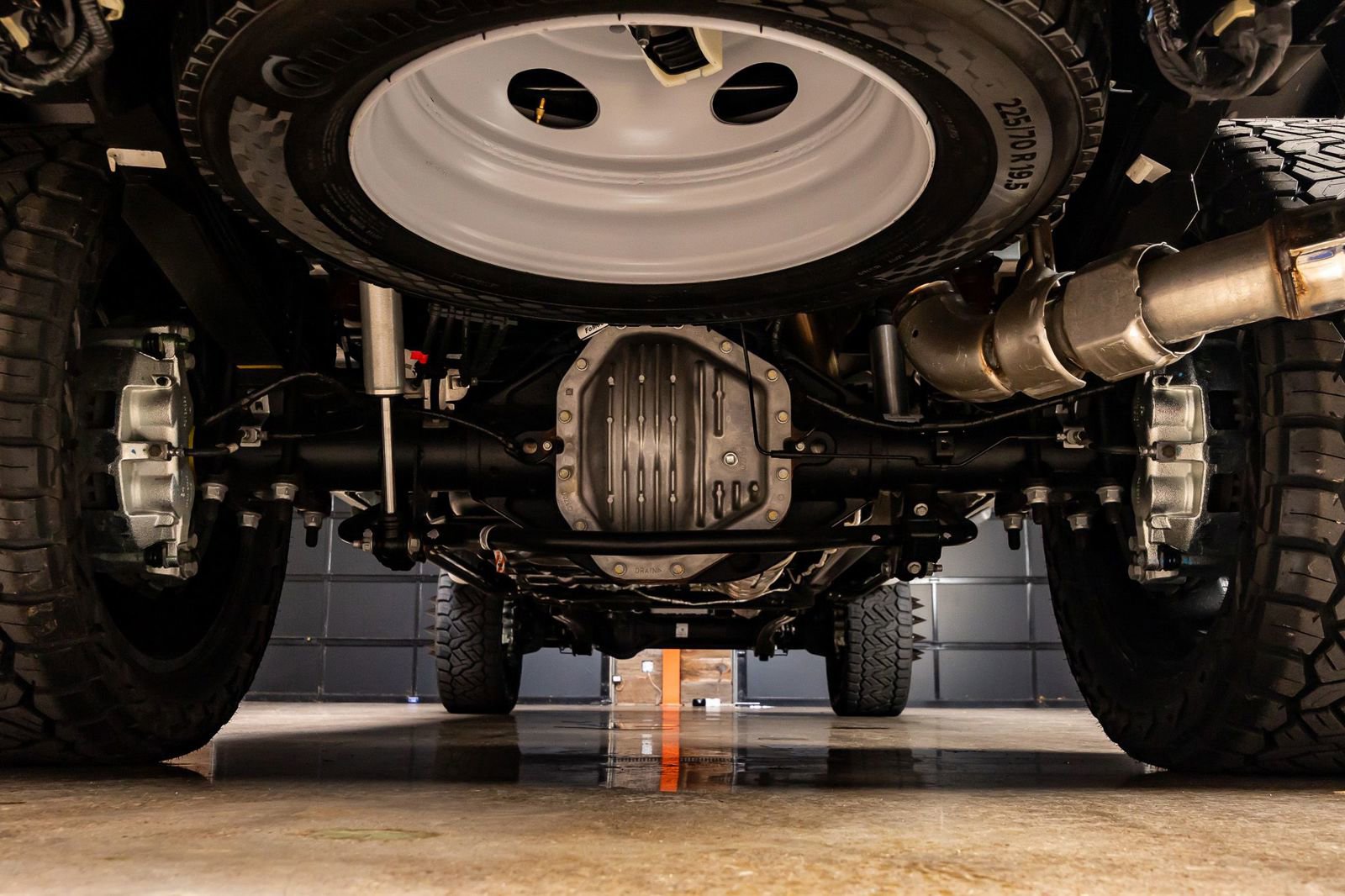 Used 2025 Ford F450 Platinum w/ Platinum Plus Package image 16