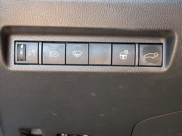 Used 2022 Toyota RAV4 SE w/ Convenience Package image 10