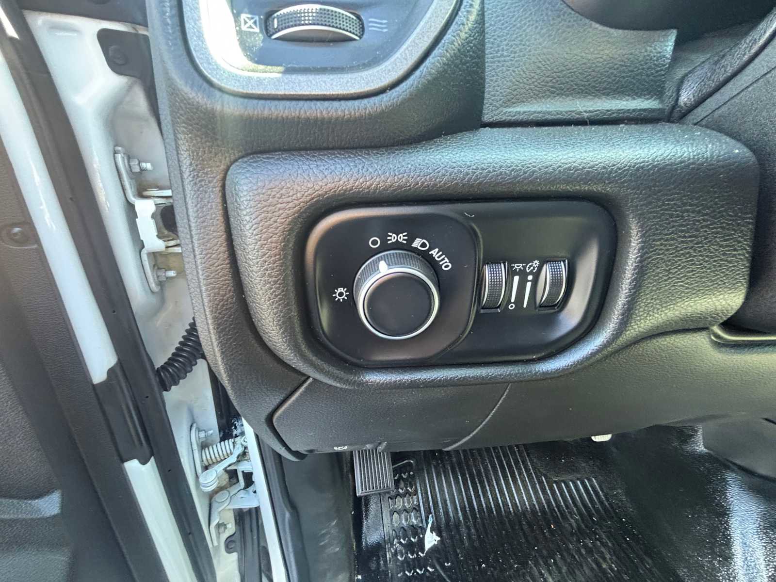 Used 2019 RAM 5500 Tradesman RWD image 18