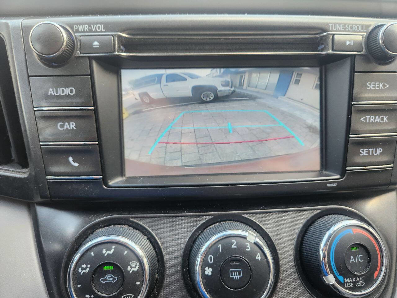 Used 2015 Toyota RAV4 LE FWD image 19