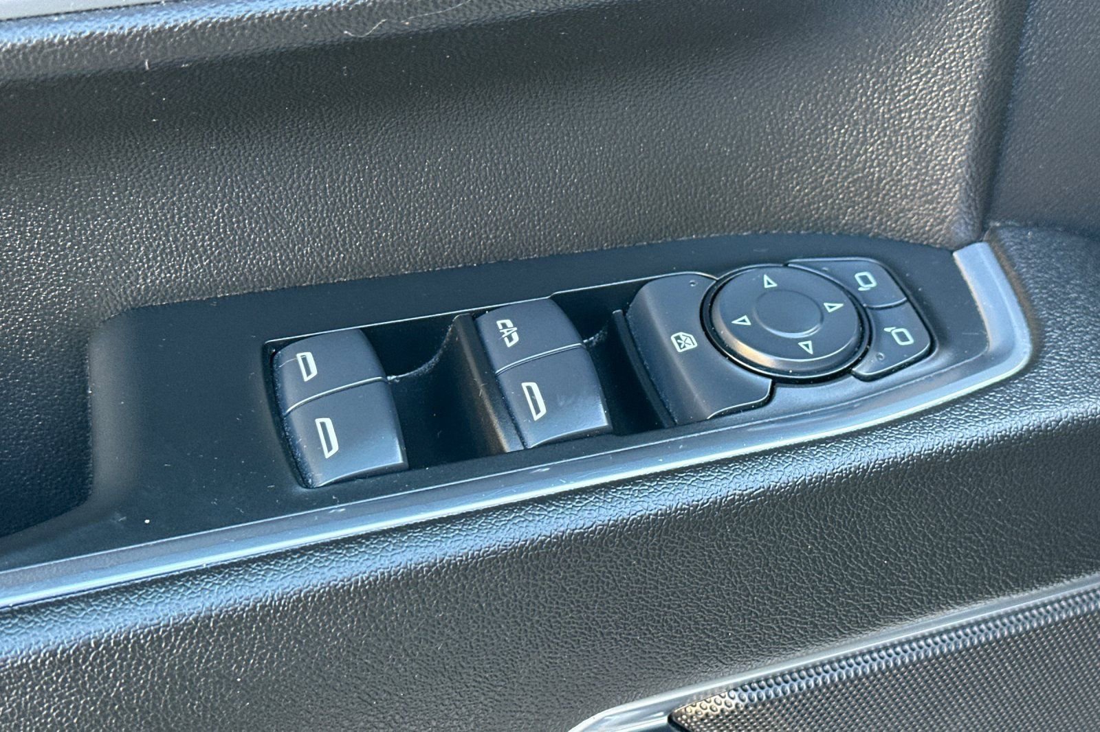 Used 2024 Chevrolet Silverado 2500 LT image 12