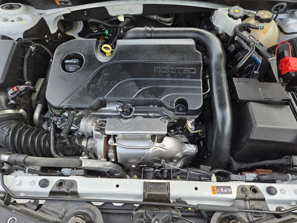 Used 2024 Chevrolet Malibu LT FWD image 30