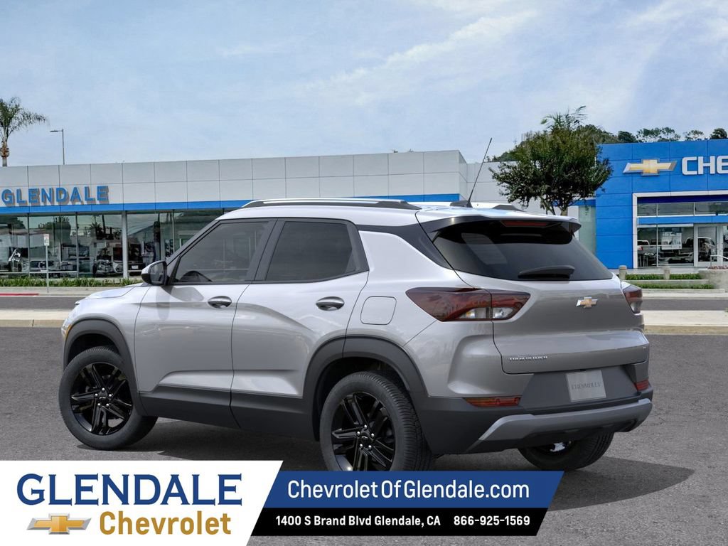 New 2026 Chevrolet TrailBlazer LT w/ Midnight Edition FWD image 3