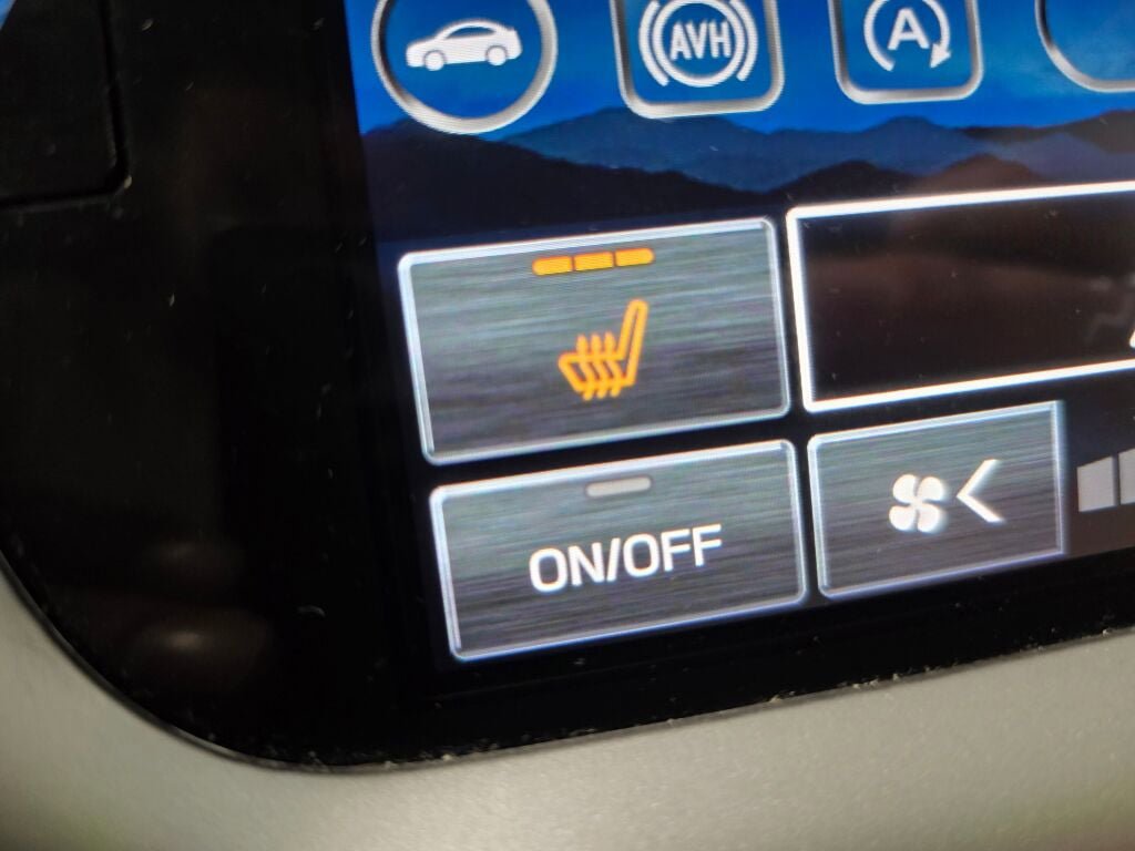 Used 2023 Subaru Outback Premium AWD/4WD image 14