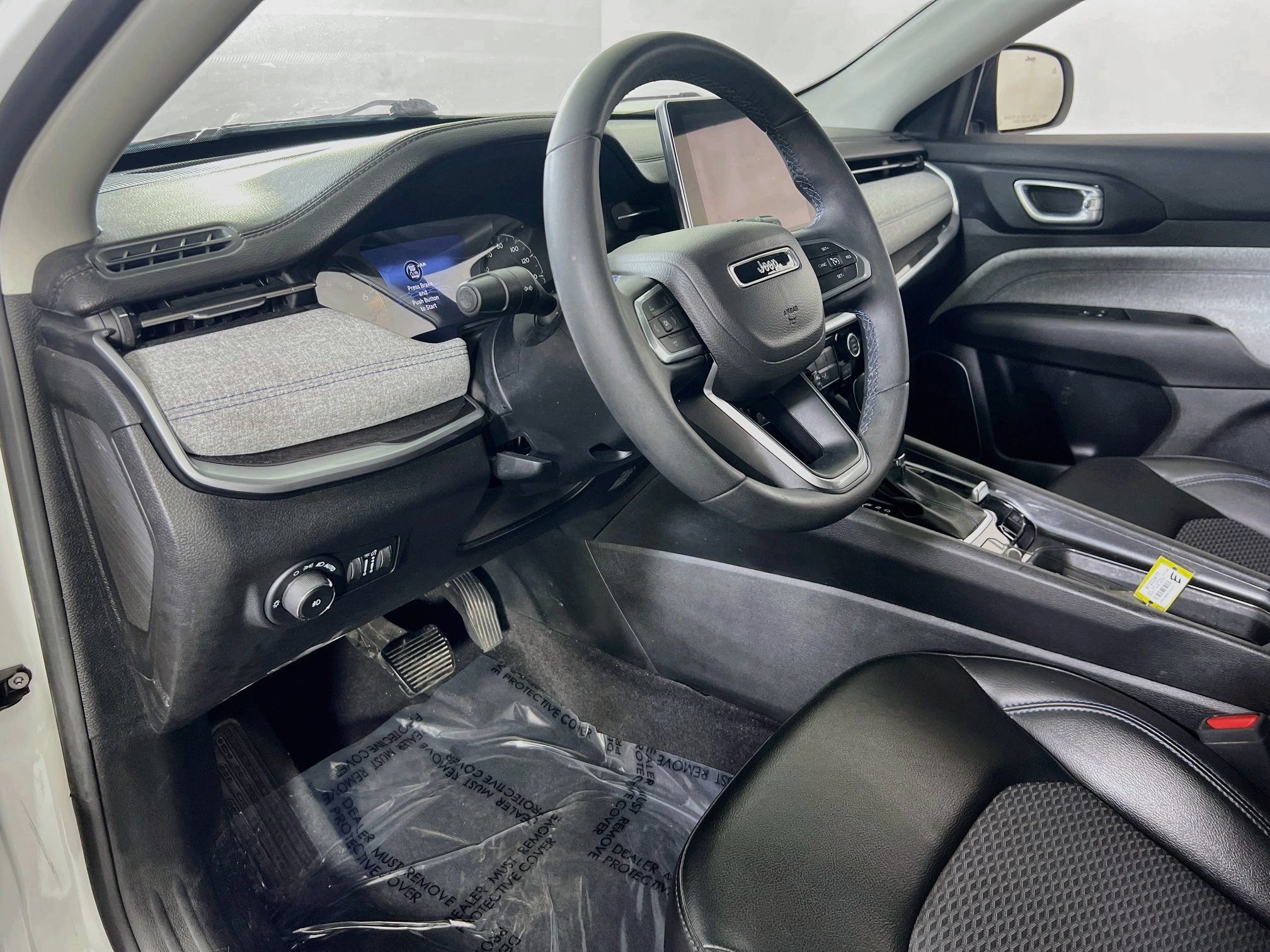 Used 2022 Jeep Compass Latitude AWD/4WD image 9