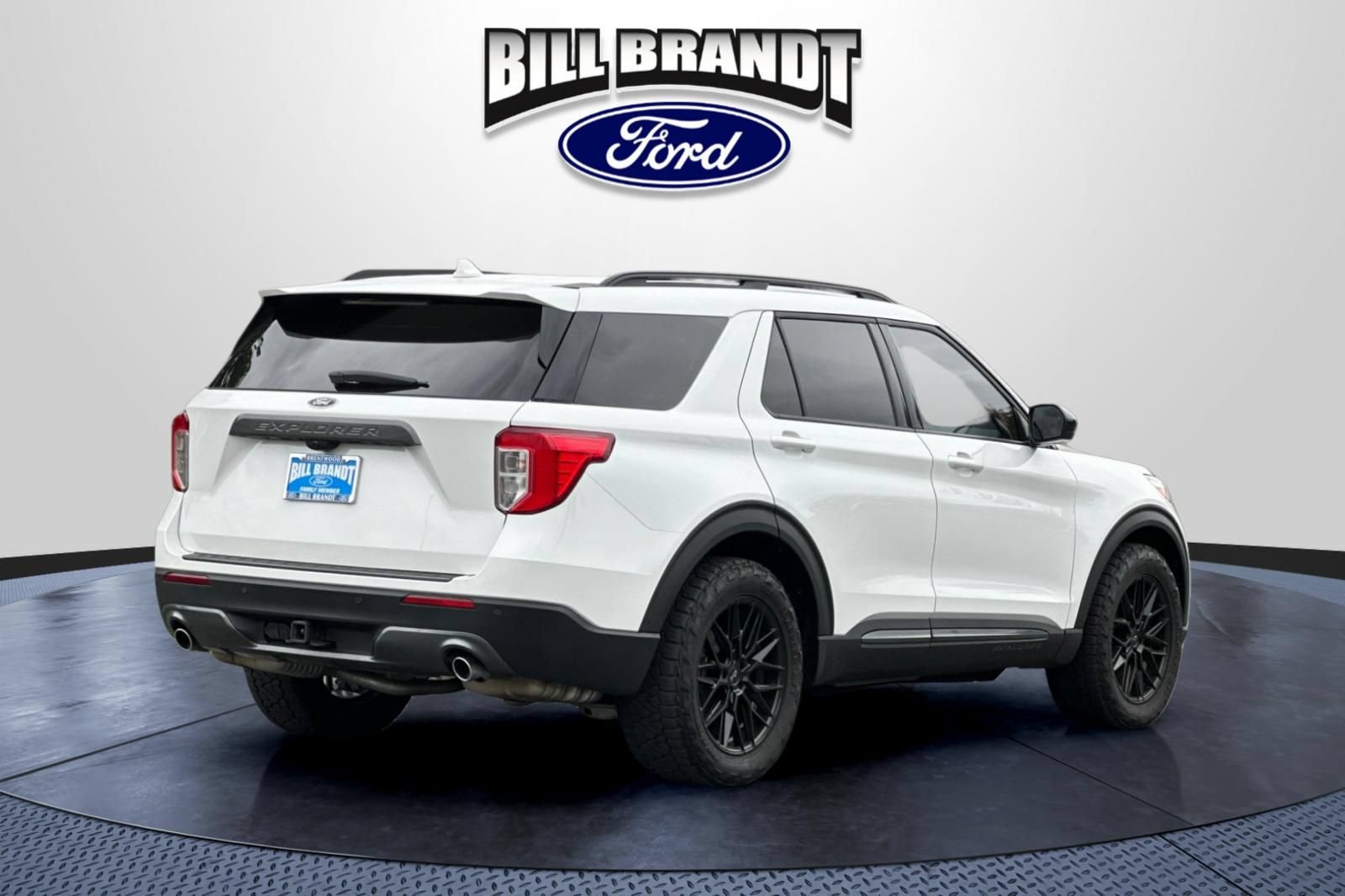 Used 2023 Ford Explorer XLT w/ Equipment Group 202A AWD/4WD image 3