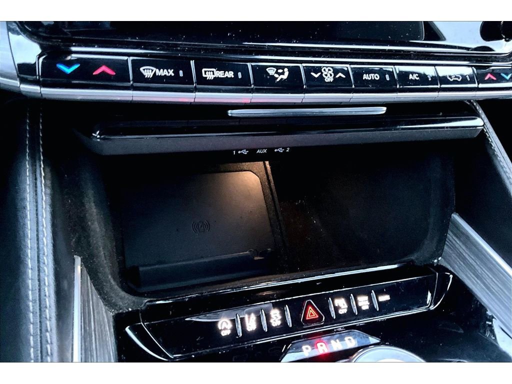 Used 2024 Jeep Wagoneer L Series II w/ Flexible Seating Group image 30