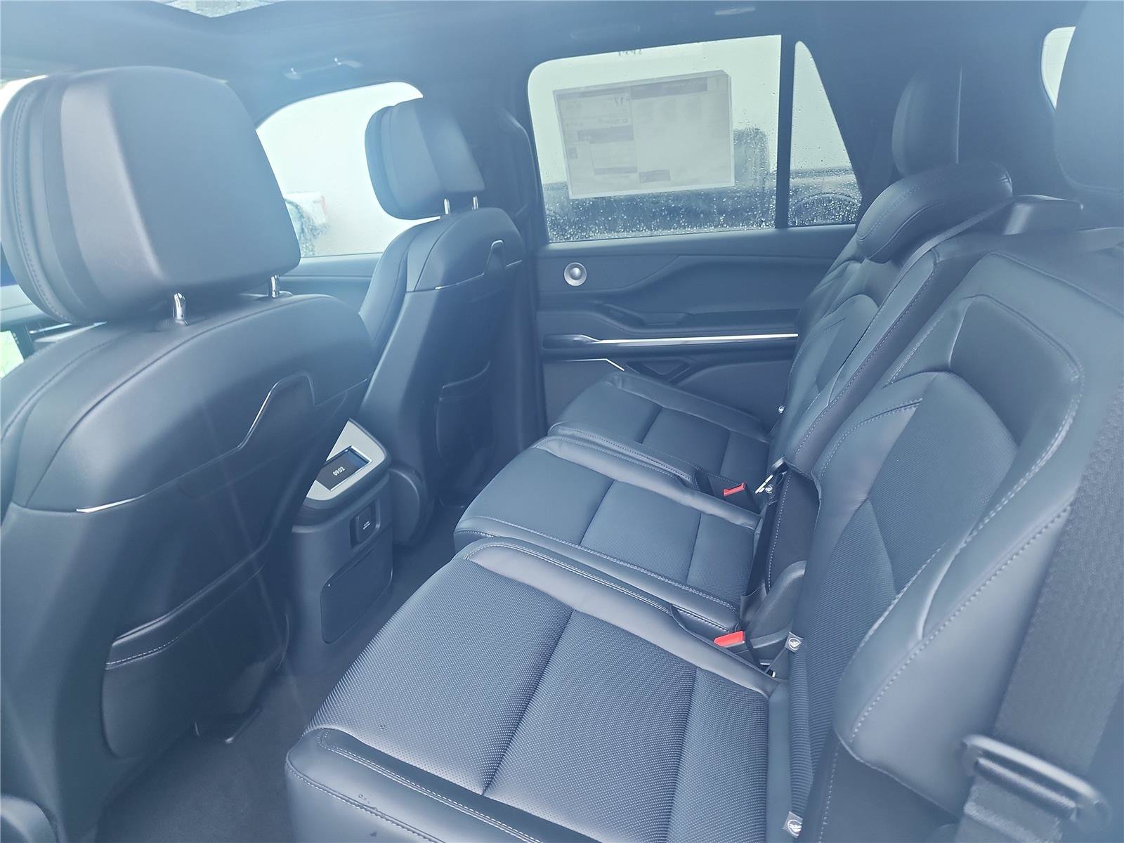 New 2027 Lincoln Navigator Reserve w/ Jet Appearance Package AWD/4WD image 18