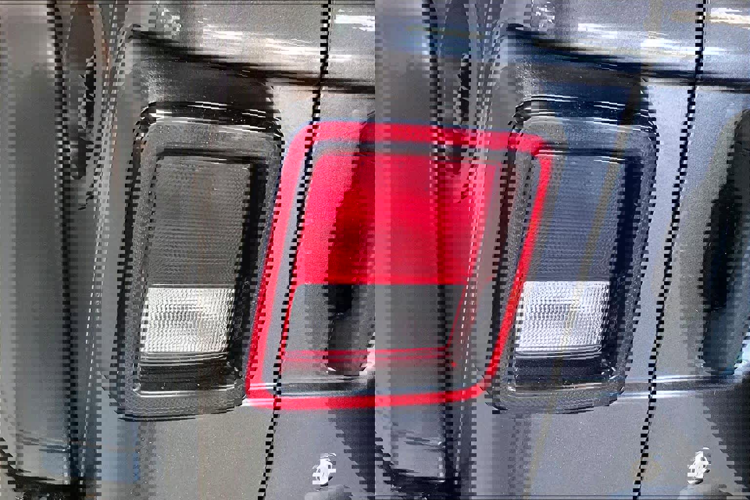 Used 2018 Jeep Wrangler Unlimited Sport S image 28