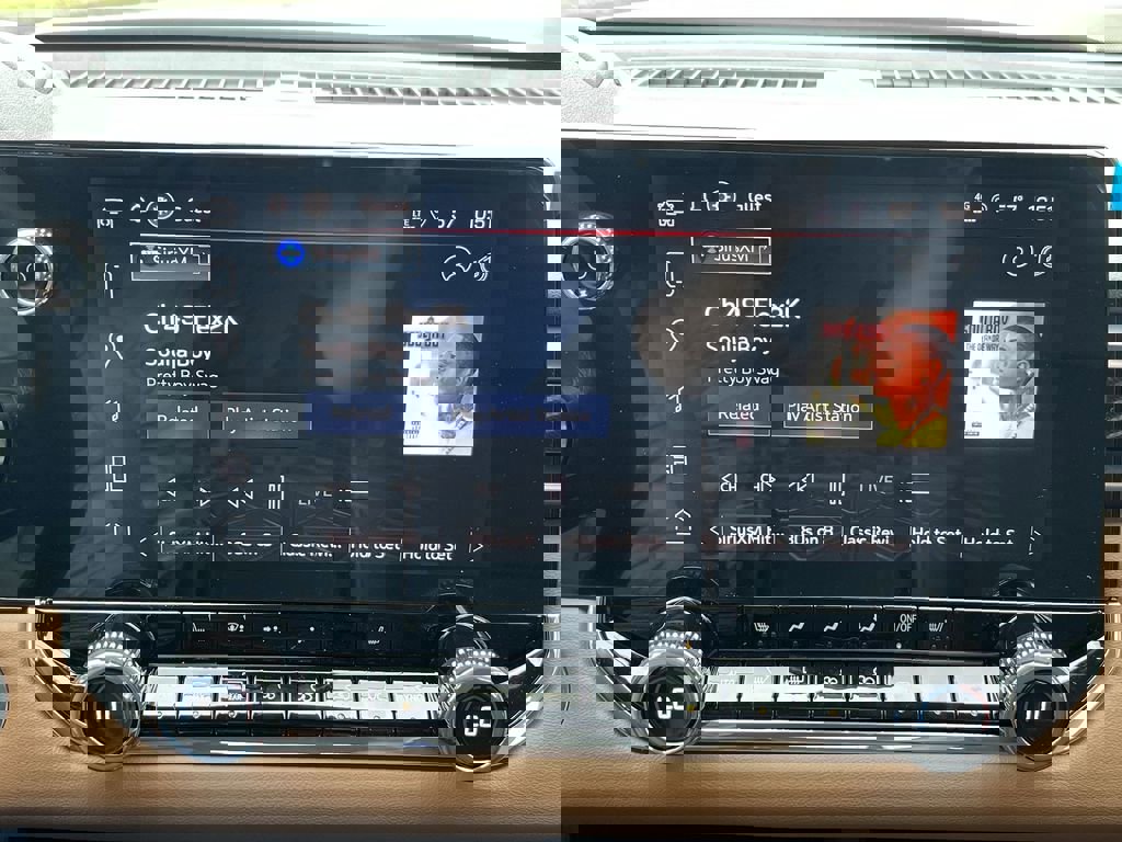 New 2025 GMC Canyon AT4 w/ Nightfall Edition image 13