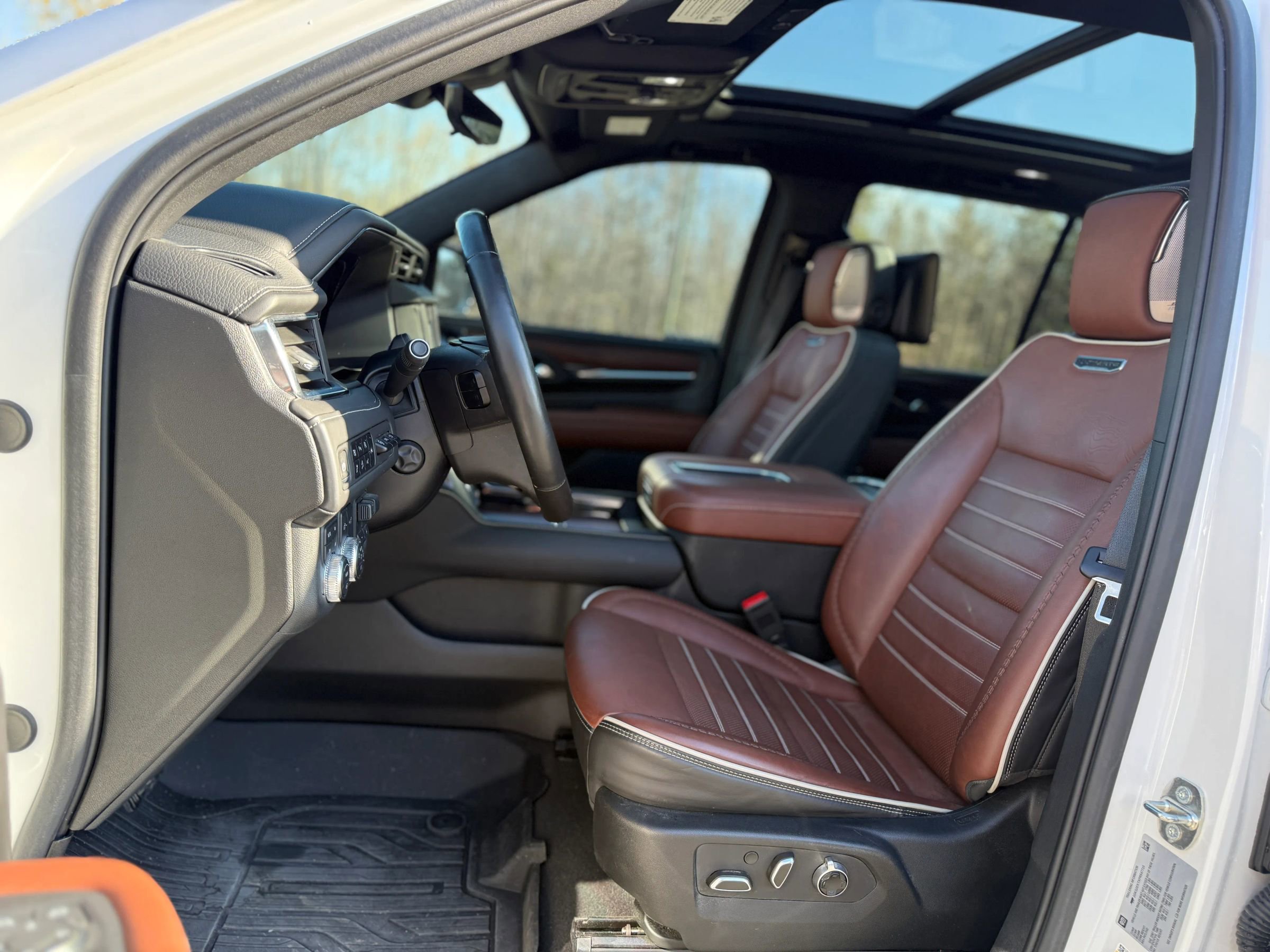 Used 2023 GMC Yukon Denali Ultimate w/ LPO, Floor Liner Package image 2