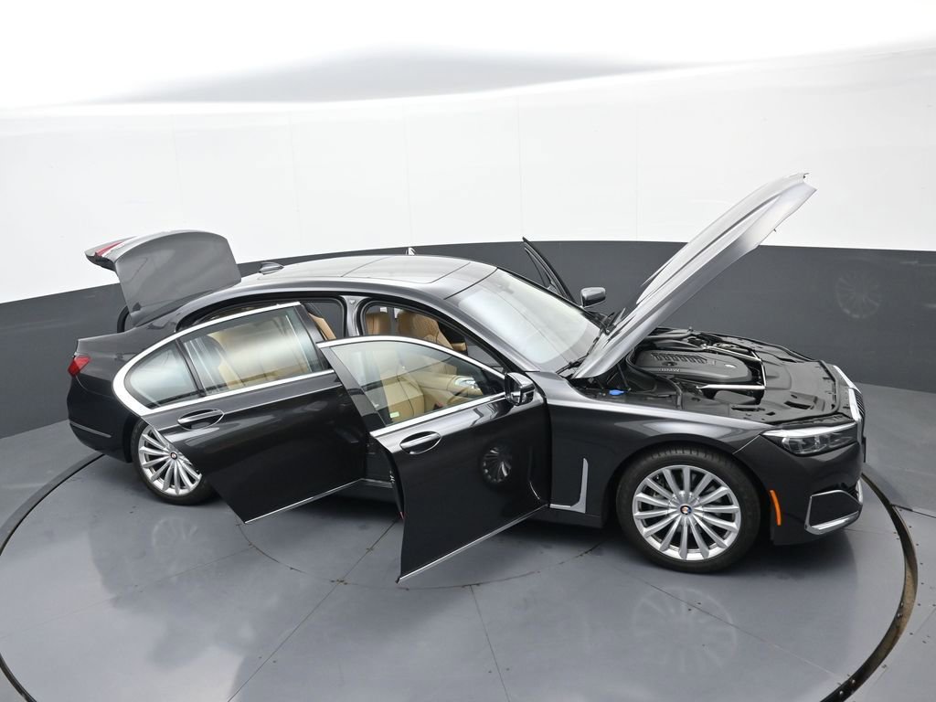 Used 2022 BMW 740i xDrive w/ Premium Package image 37