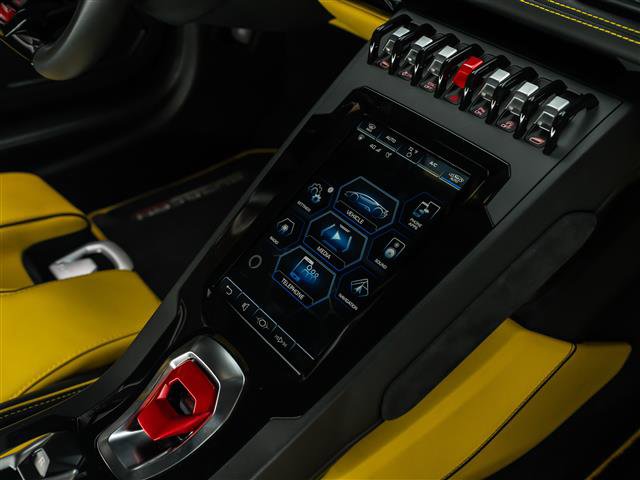 Used 2020 Lamborghini Huracan EVO image 22