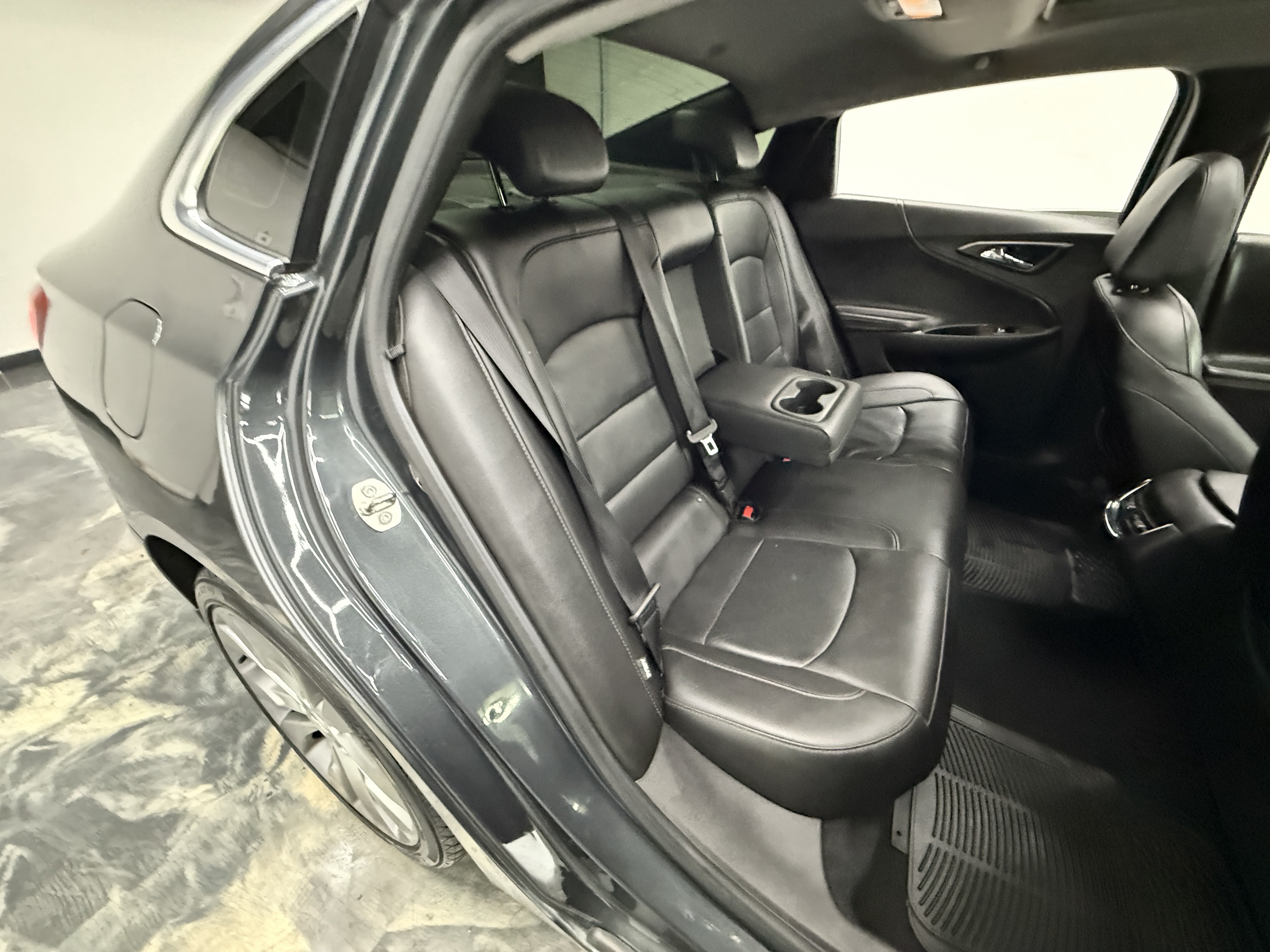 Used 2017 Chevrolet Malibu Premier w/ Premier Sun and Wheel Package FWD image 25