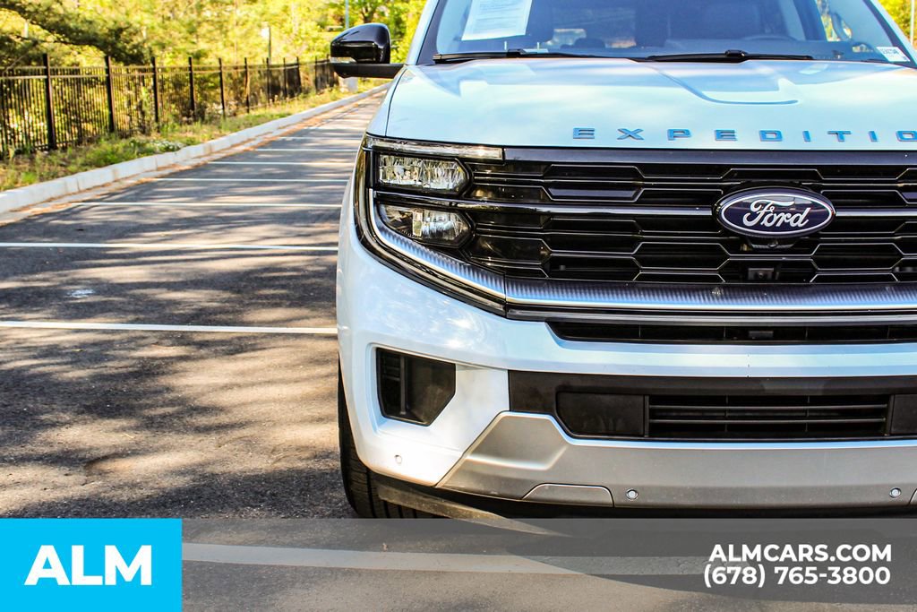 Used 2025 Ford Expedition Max Platinum AWD/4WD image 12