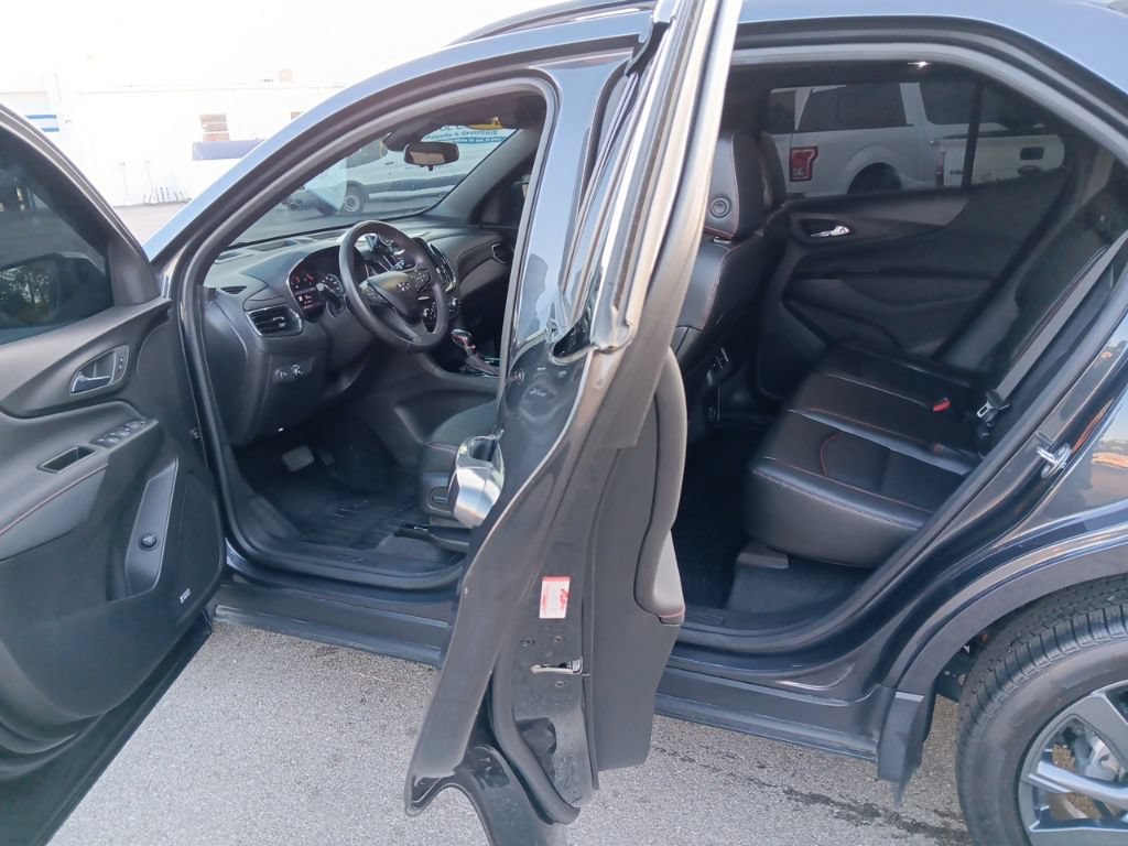Used 2022 Chevrolet Equinox RS w/ RS Leather Package FWD image 9