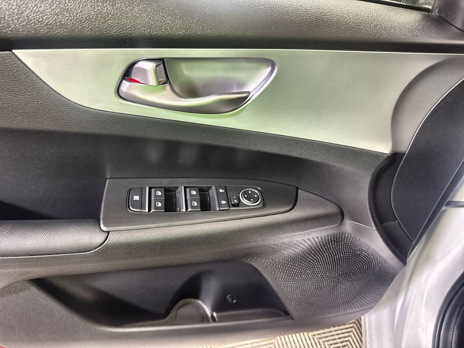 Used 2024 Kia Forte LXS FWD image 15