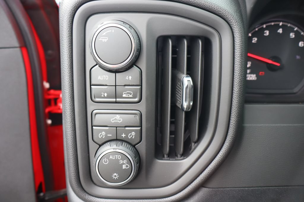 New 2026 Chevrolet Silverado 1500 Custom AWD/4WD image 9