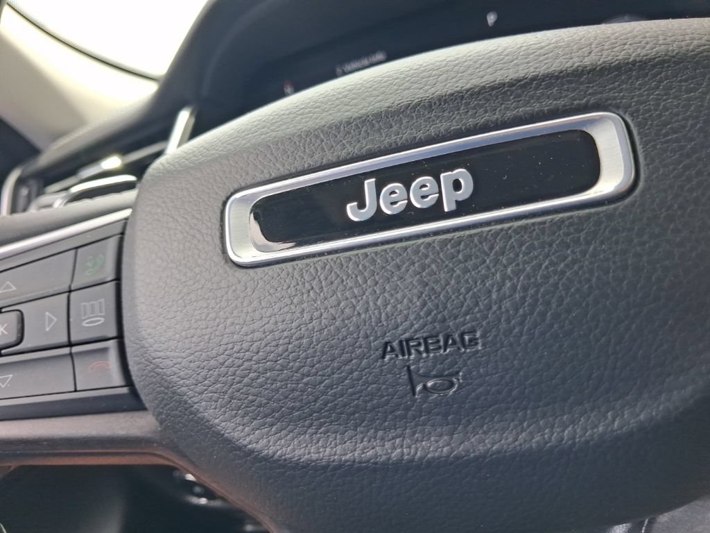 Certified 2023 Jeep Grand Cherokee Limited AWD/4WD image 26