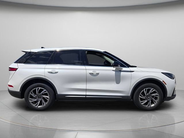 Used 2023 Lincoln Corsair FWD image 4