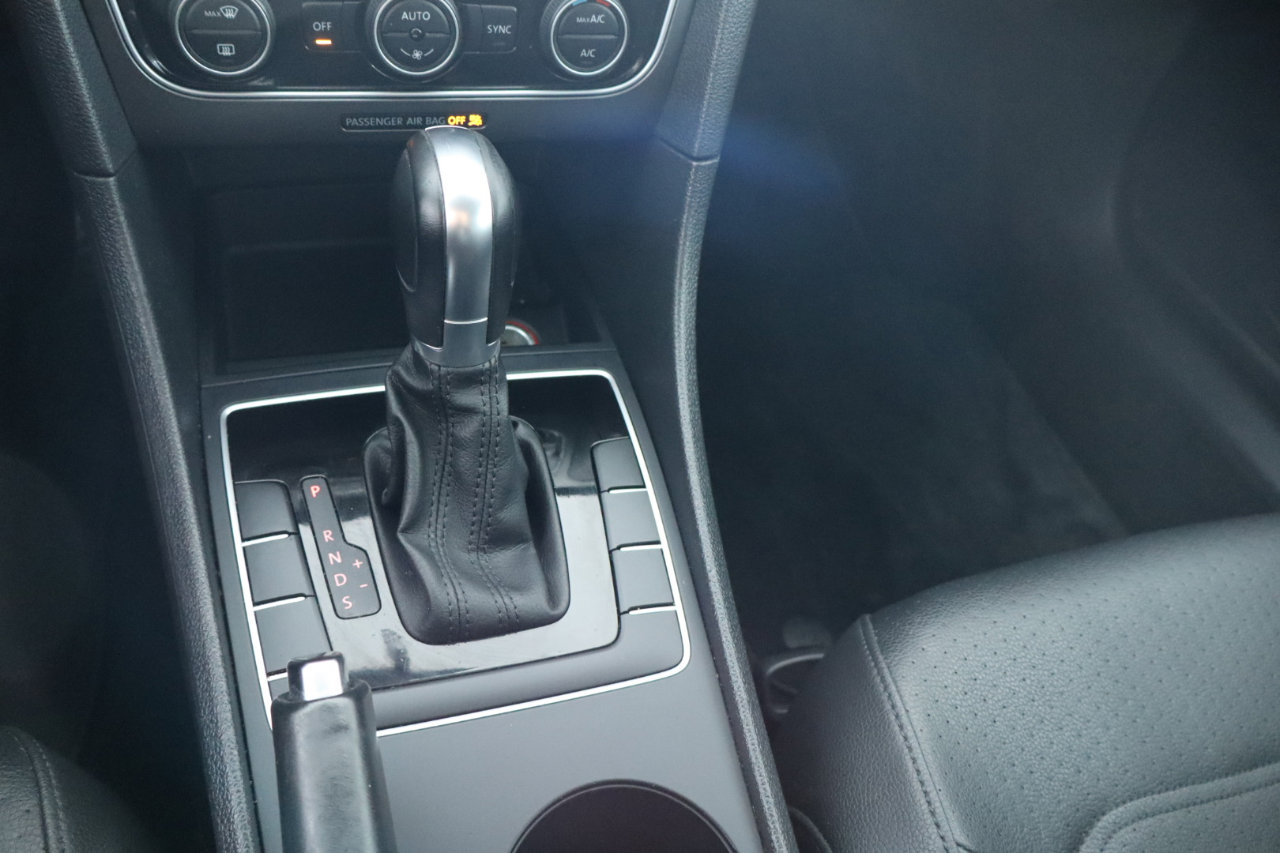 Used 2017 Volkswagen Passat 1.8T R-Line image 20