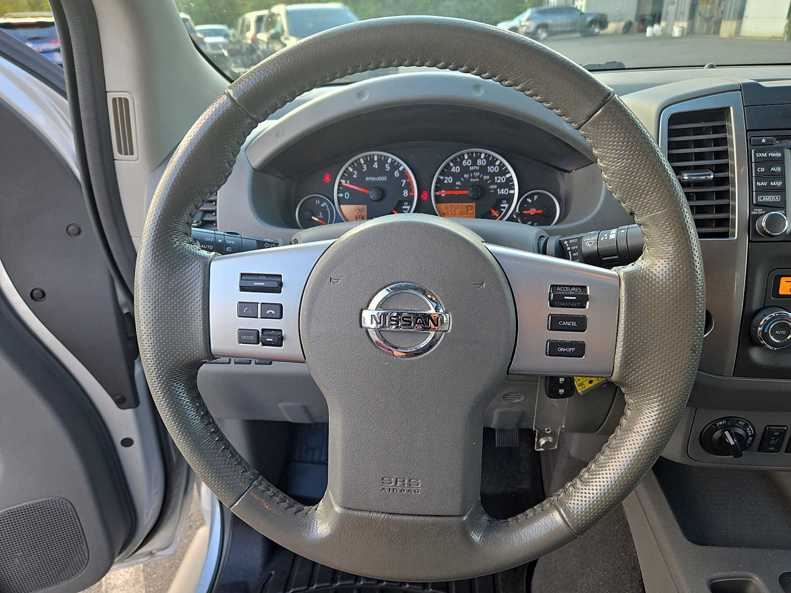 Used 2019 Nissan Frontier SL AWD/4WD image 19