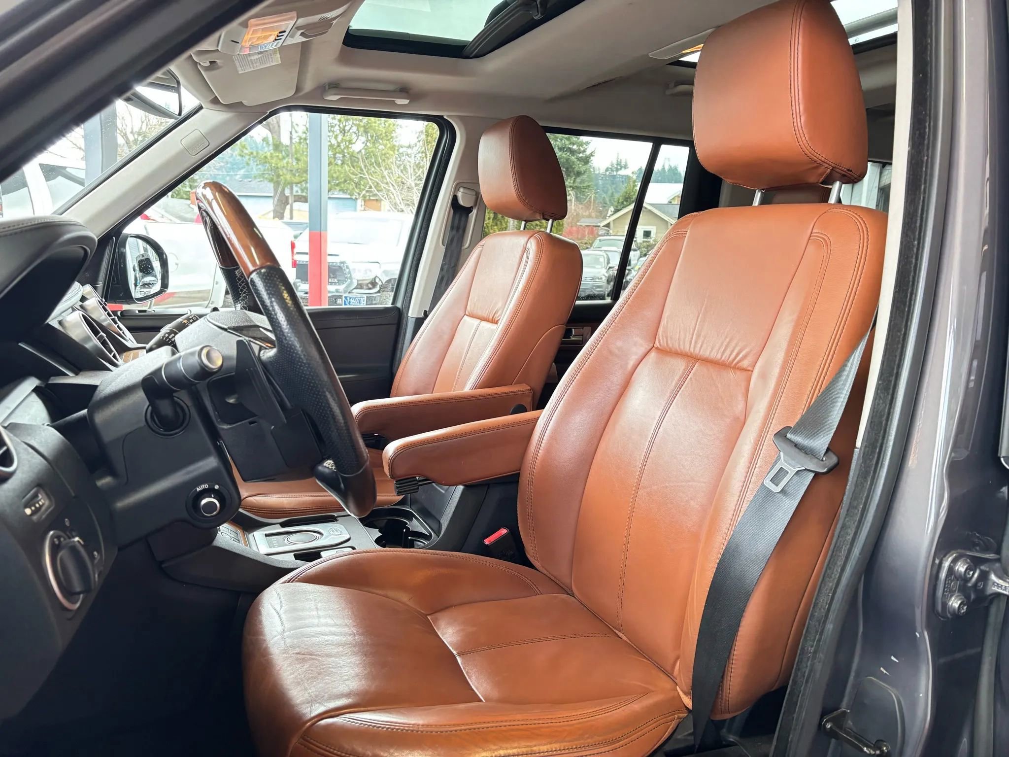 Used 2016 Land Rover LR4 HSE LUX image 14