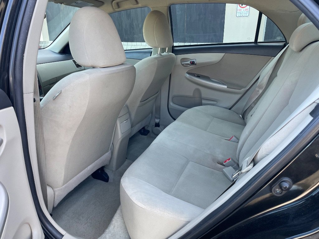 Used 2013 Toyota Corolla LE image 14