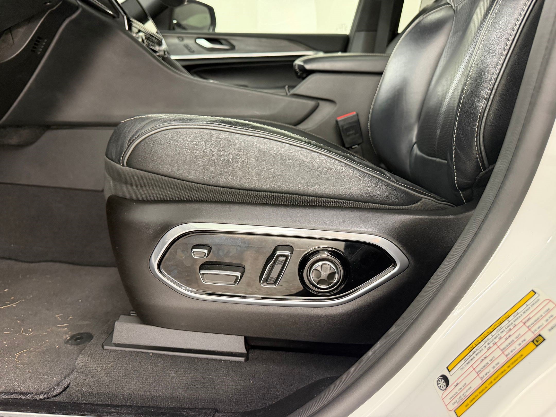 Used 2022 Jeep Grand Cherokee L Overland w/ Luxury Tech Group IV AWD/4WD image 15