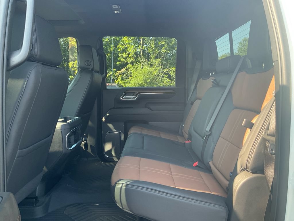 Used 2024 Chevrolet Silverado 3500 High Country w/ High Country Premium Package AWD/4WD image 14