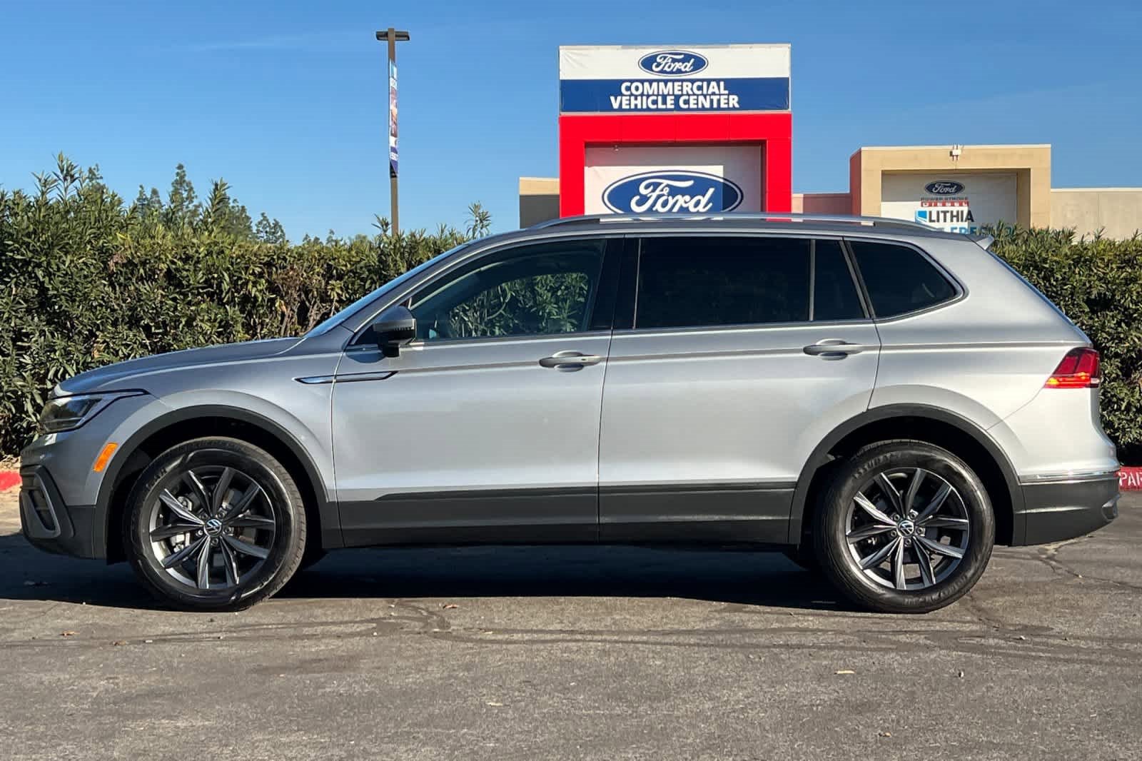 Used 2022 Volkswagen Tiguan SE image 6