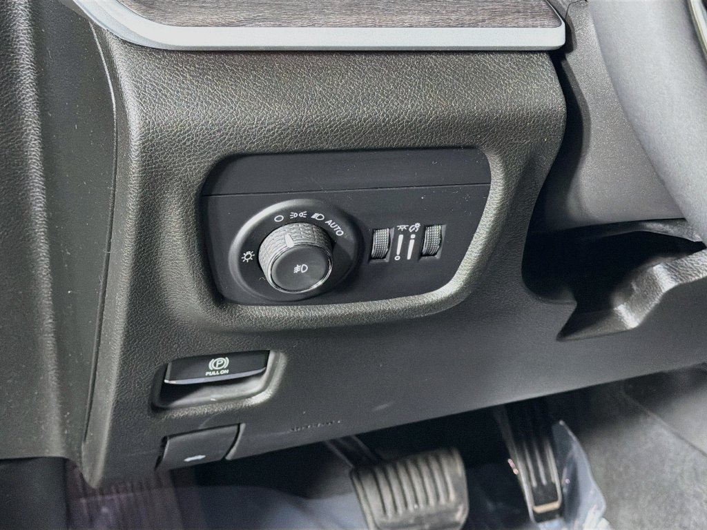 Certified 2024 Jeep Grand Cherokee L Limited AWD/4WD image 10