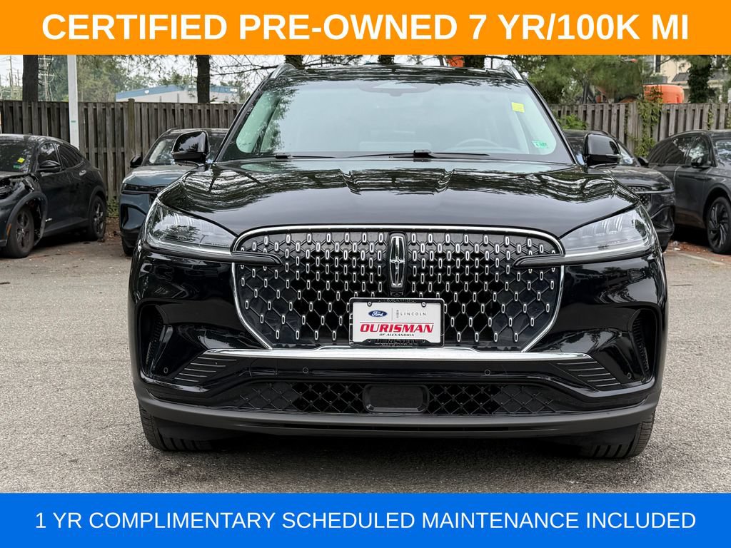 Used 2025 Lincoln Aviator Reserve AWD/4WD image 2