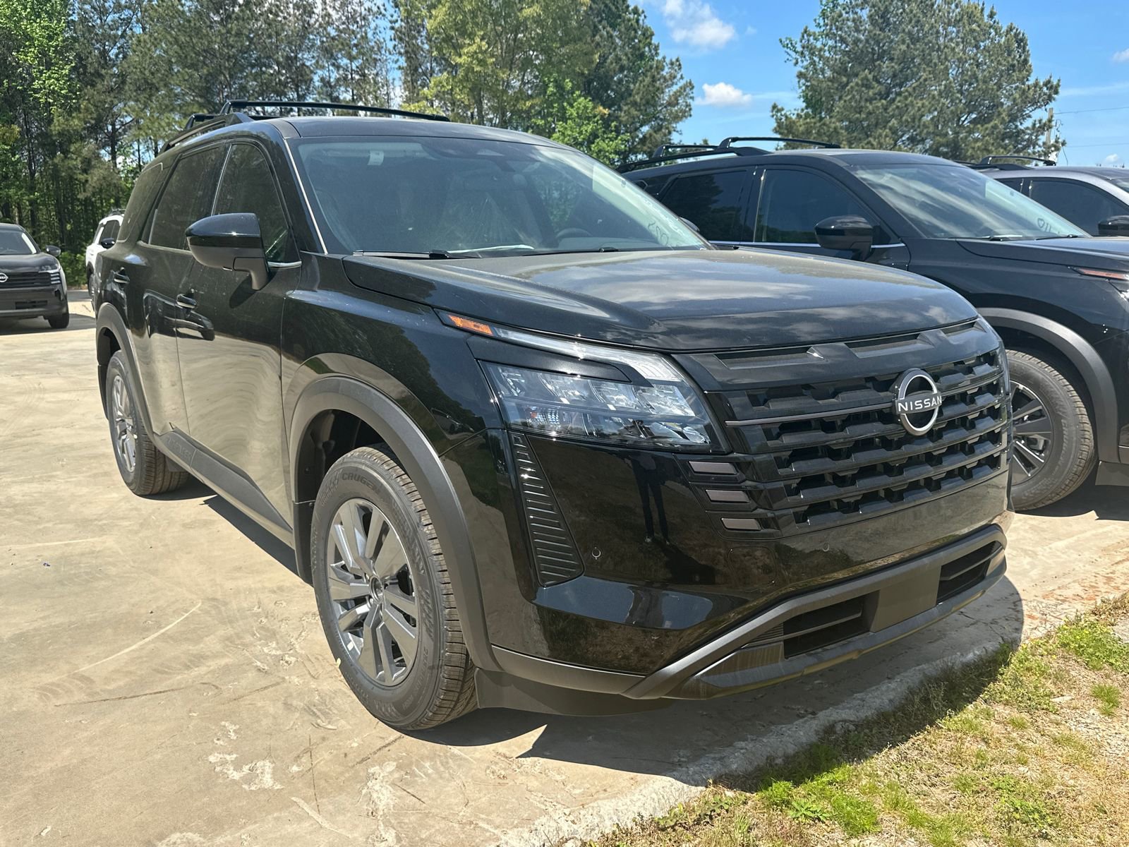 New 2026 Nissan Pathfinder SV w/ SV Premium Package image 3