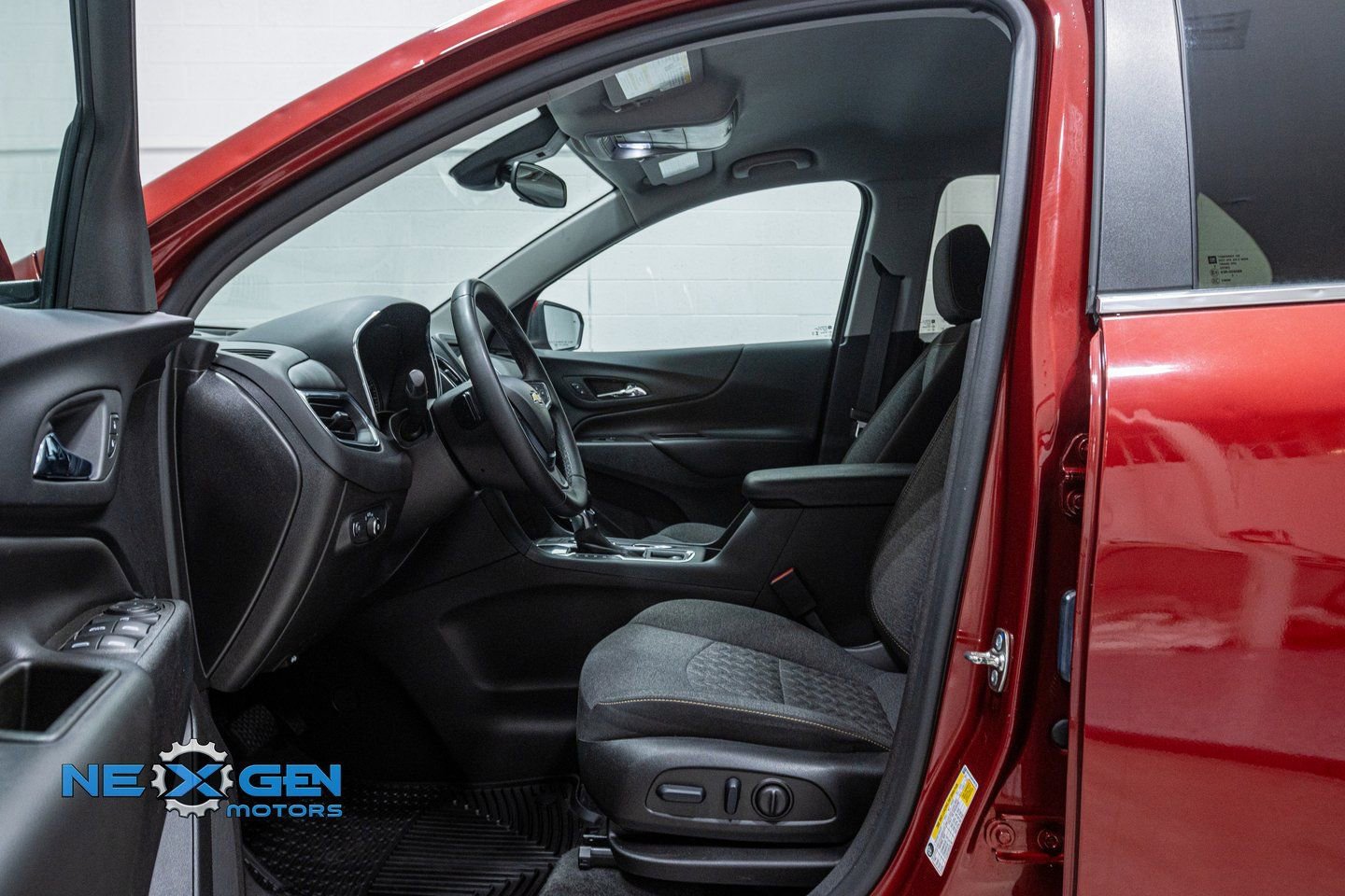 Used 2024 Chevrolet Equinox LT image 11