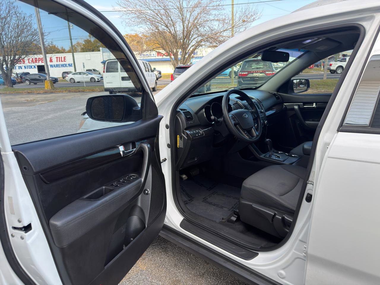 Used 2013 Kia Sorento LX w/ Convenience Pkg image 17