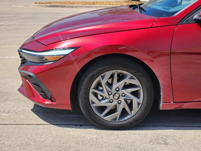 Used 2024 Hyundai Elantra SEL FWD image 8