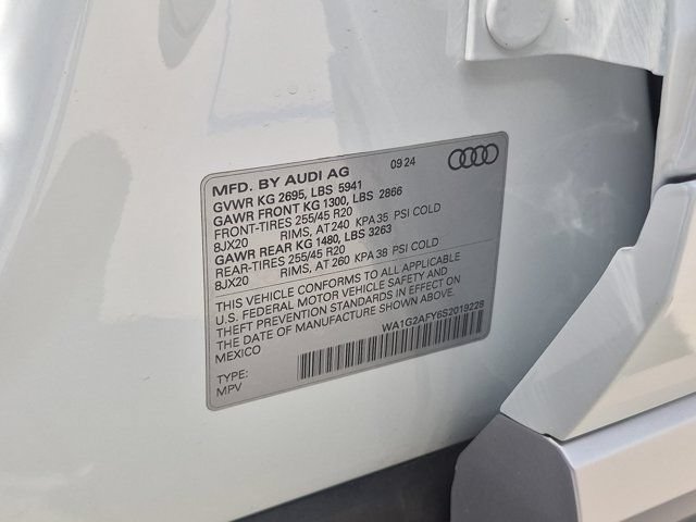 Used 2025 Audi Q5 e Premium AWD/4WD image 36