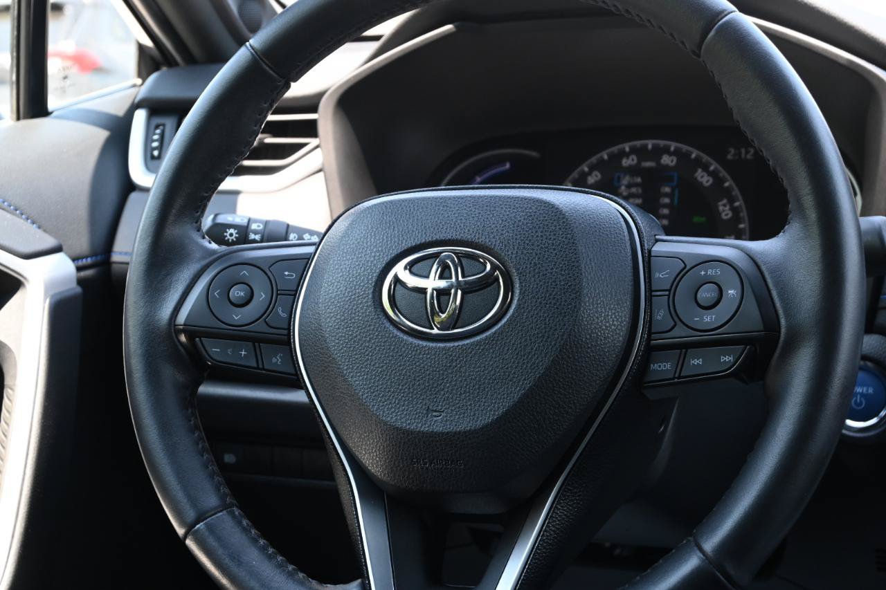 Used 2021 Toyota RAV4 XSE AWD/4WD image 22
