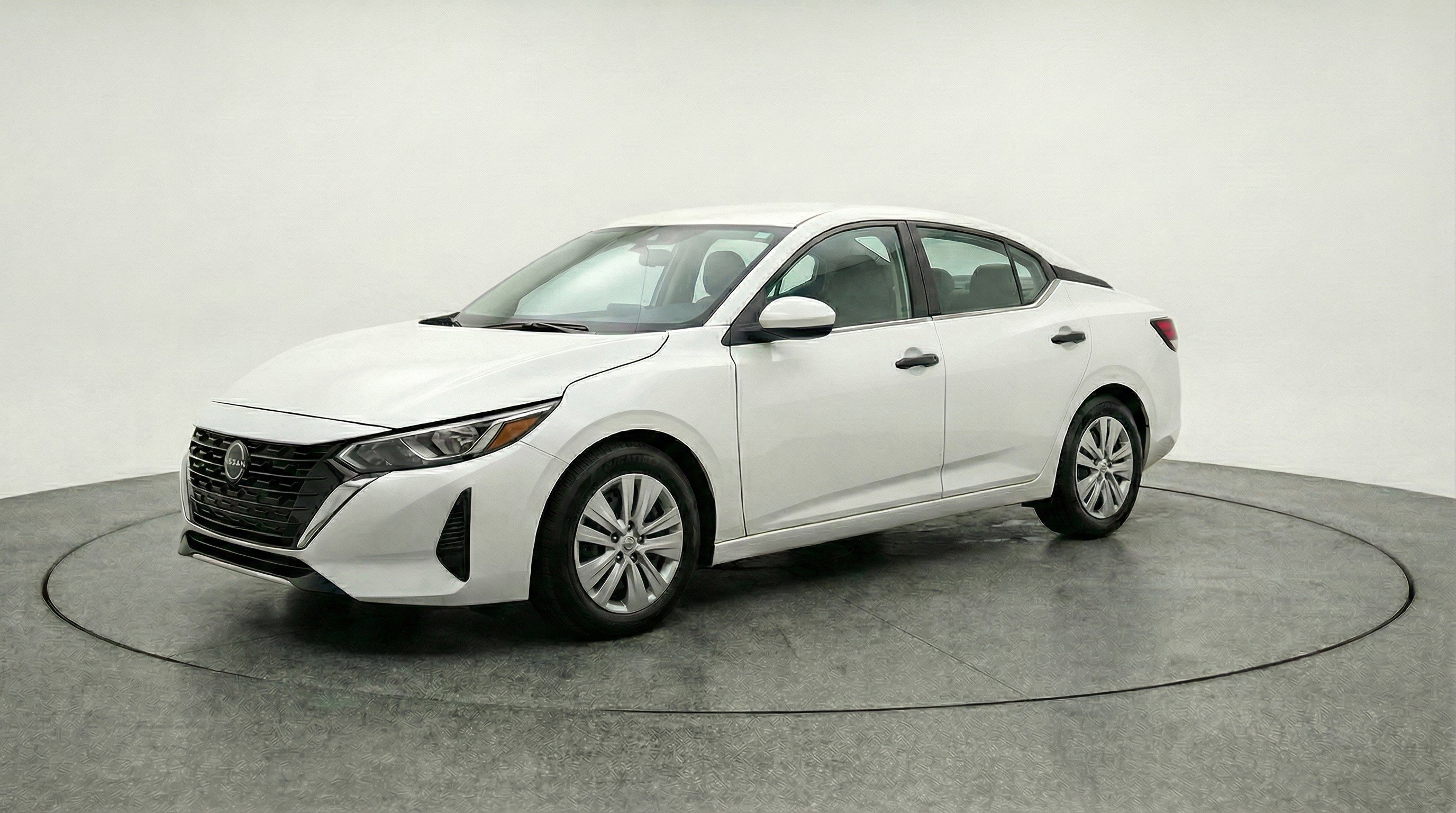Used 2025 Nissan Sentra S image 3
