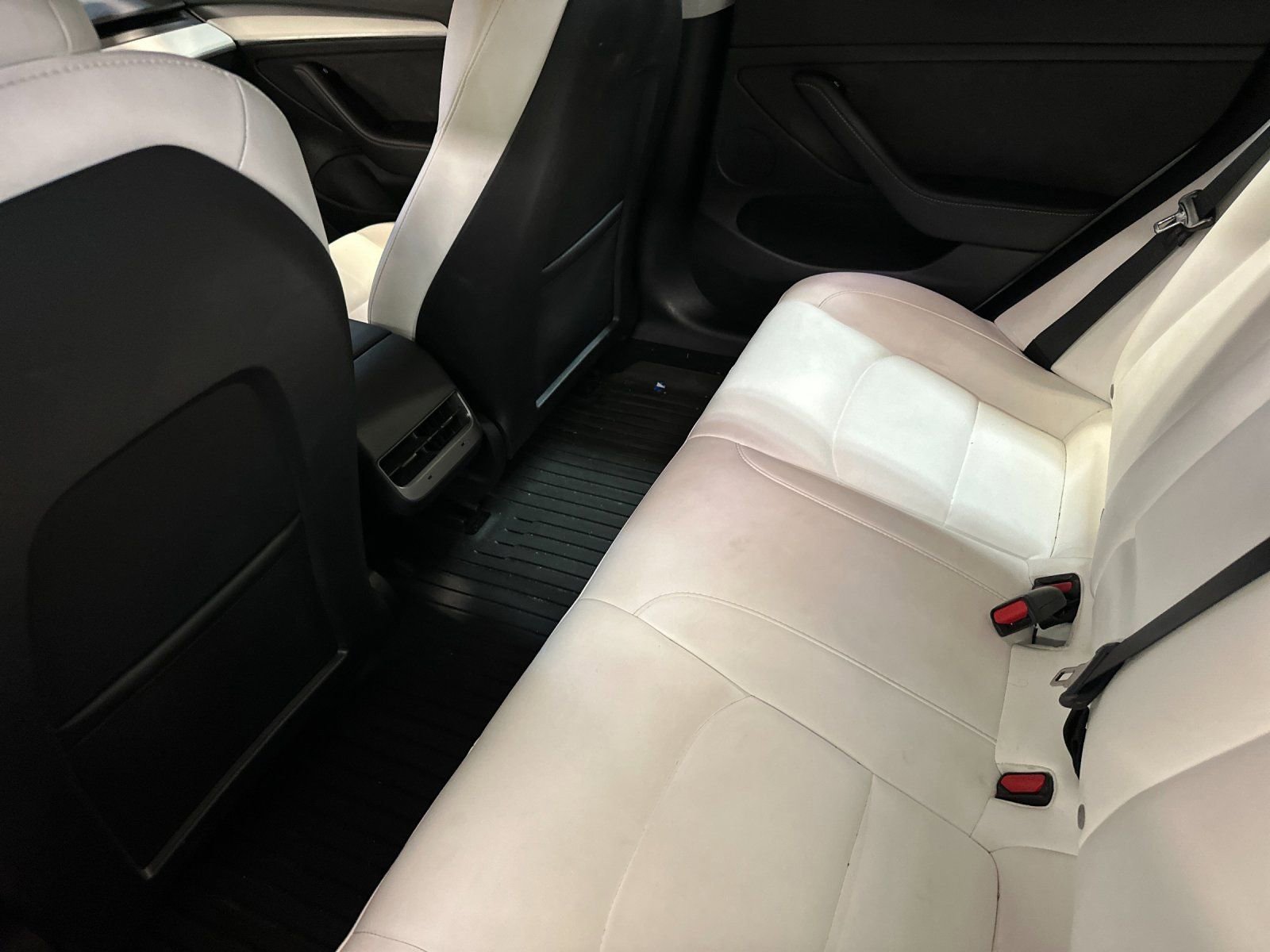 Used 2022 Tesla Model 3 RWD image 11