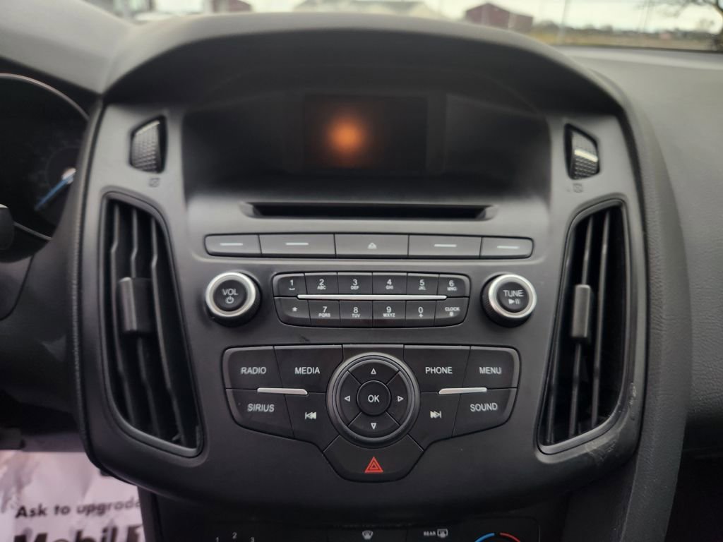 Used 2016 Ford Focus SE image 25